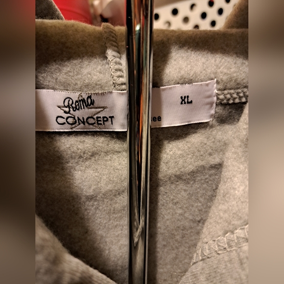 Grey short sleeved, cropped hoodie. - Picture 2 of 3